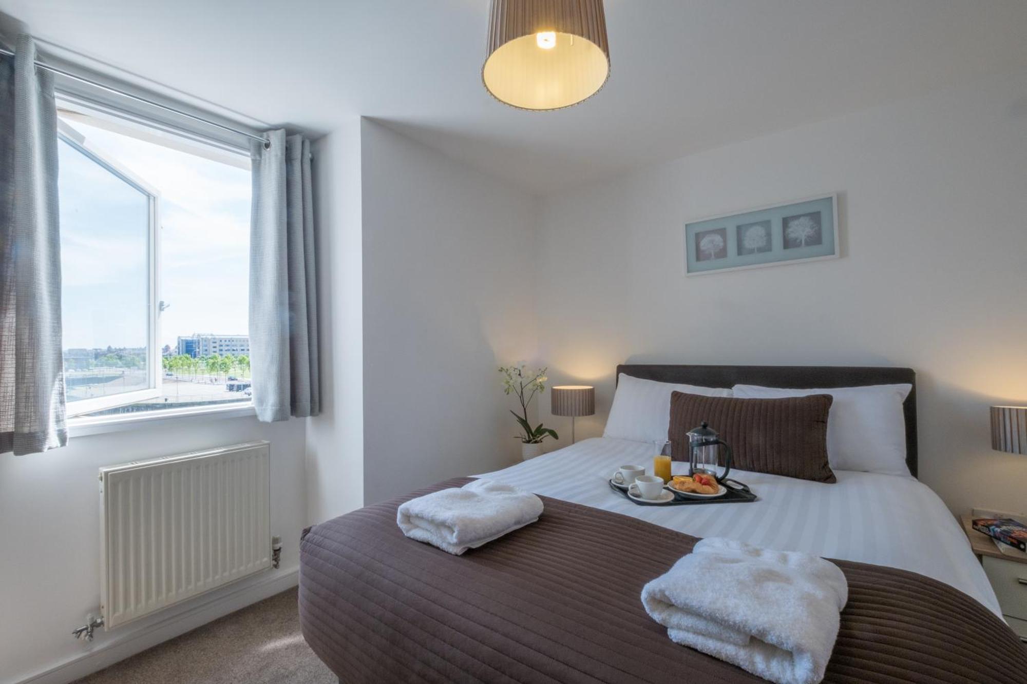 Base Serviced Apartments - The Docks Λίβερπουλ Εξωτερικό φωτογραφία
