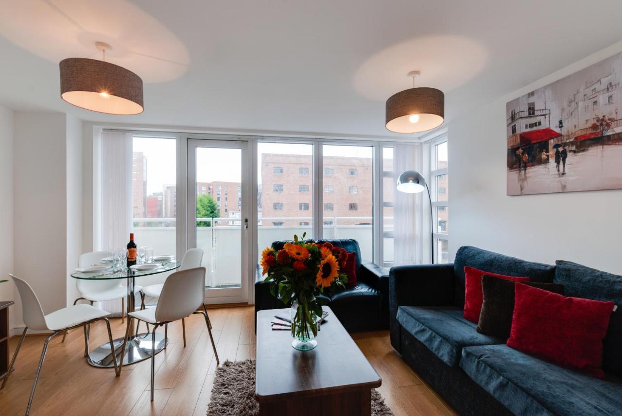 Base Serviced Apartments - The Docks Λίβερπουλ Εξωτερικό φωτογραφία